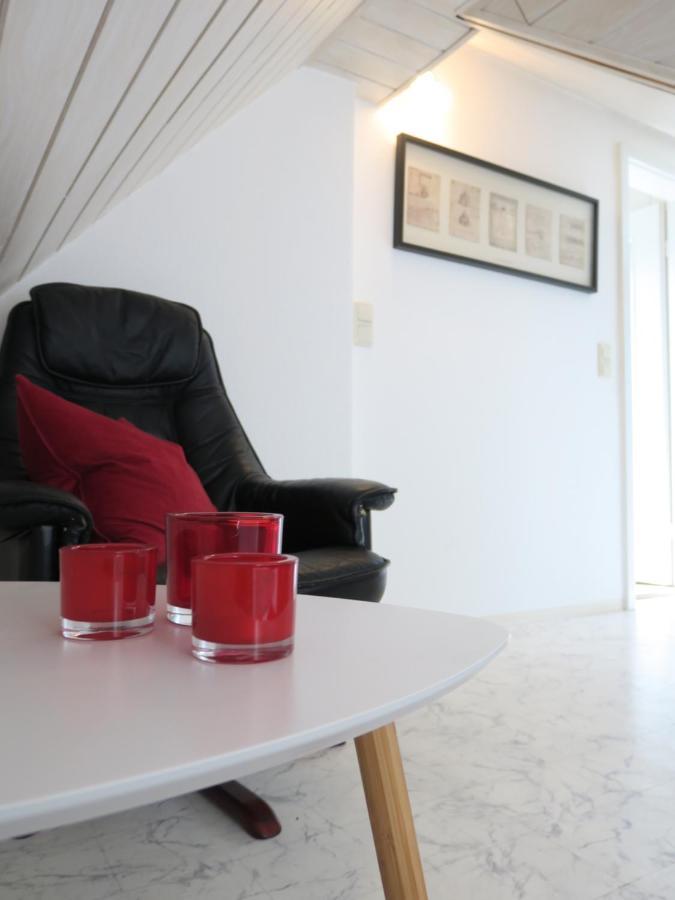 Schone Dachgeschosswohnung In Villa Mit Zentrumsnaher Lage 施莱茨 外观 照片